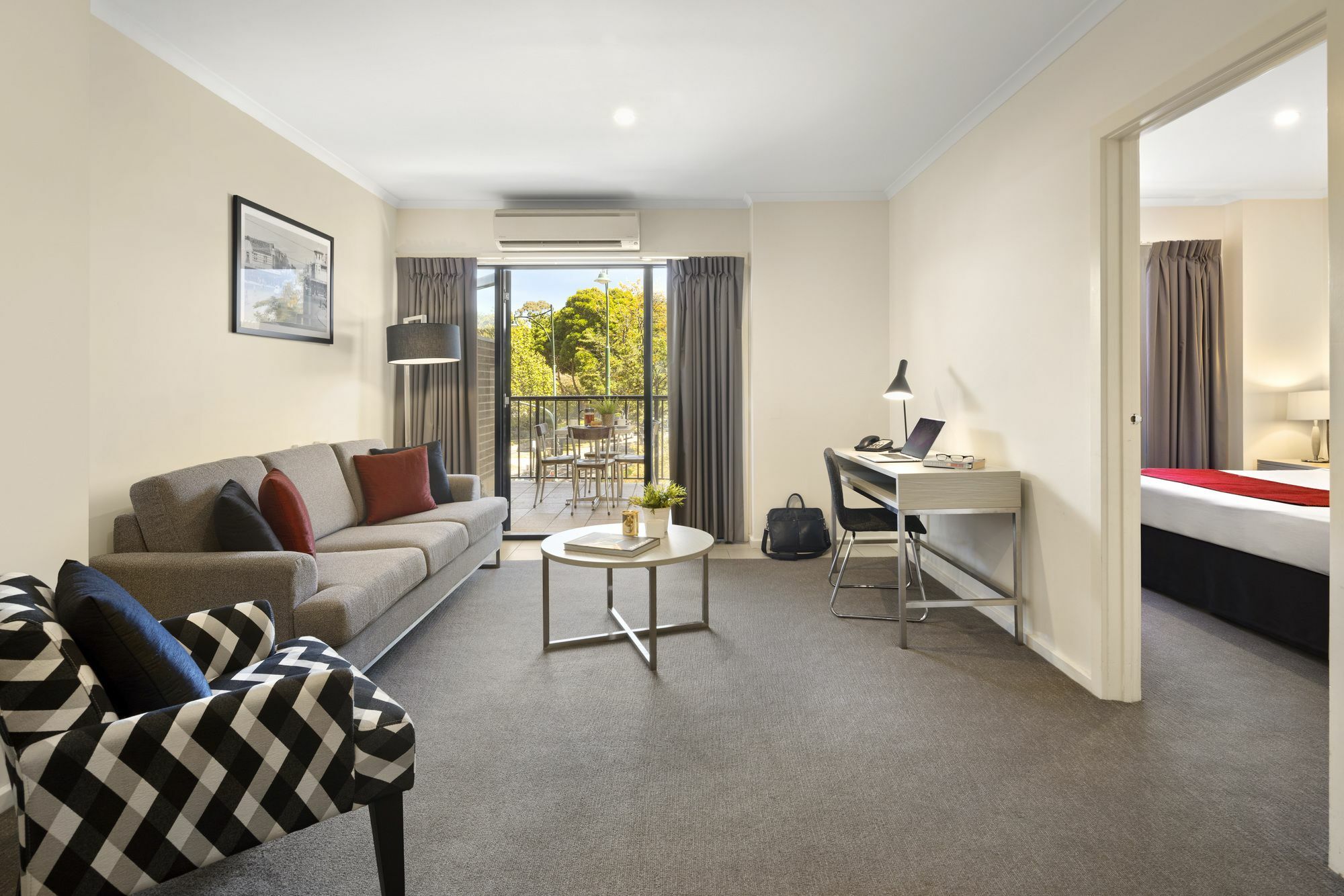 Aparthotel Quest Mont 4*